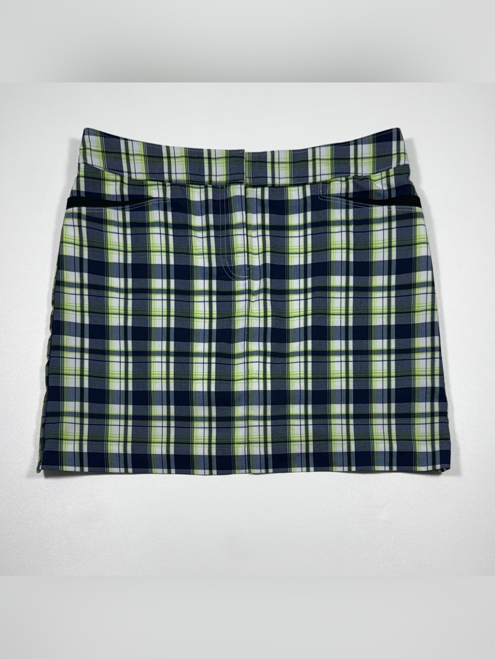 IZOD Golf Women’s Skirt Size 6 Navy Lime Green Plaid Built In Shorts